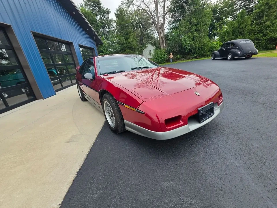 1987 Pontiac Fiero GT - Image 9 of 31