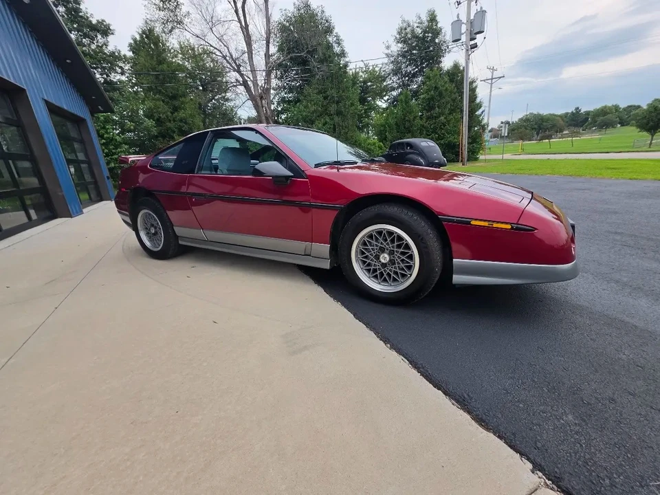 1987 Pontiac Fiero GT - Image 12 of 31