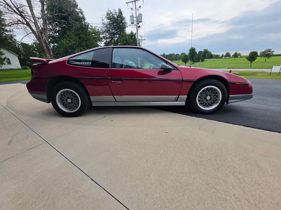 1987 Pontiac Fiero GT - Image 14 of 31