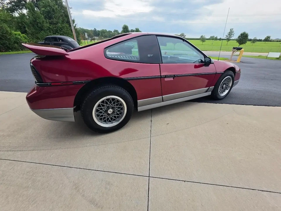 1987 Pontiac Fiero GT - Image 15 of 31