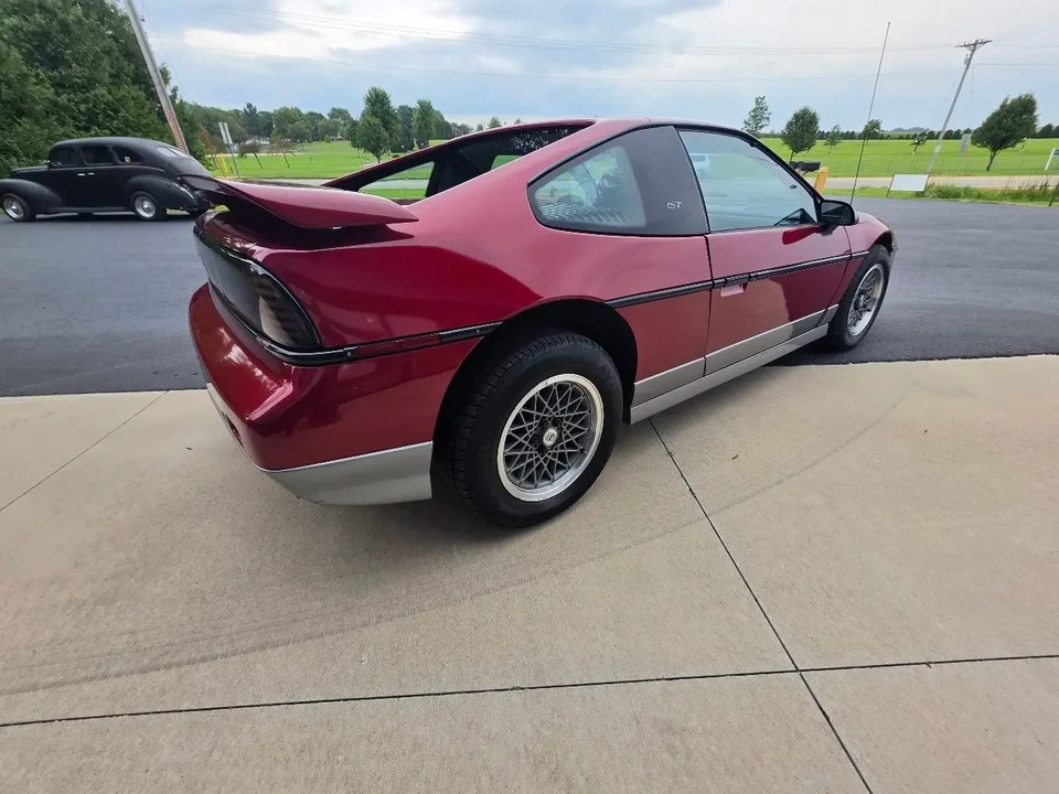 1987 Pontiac Fiero GT - Image 16 of 31