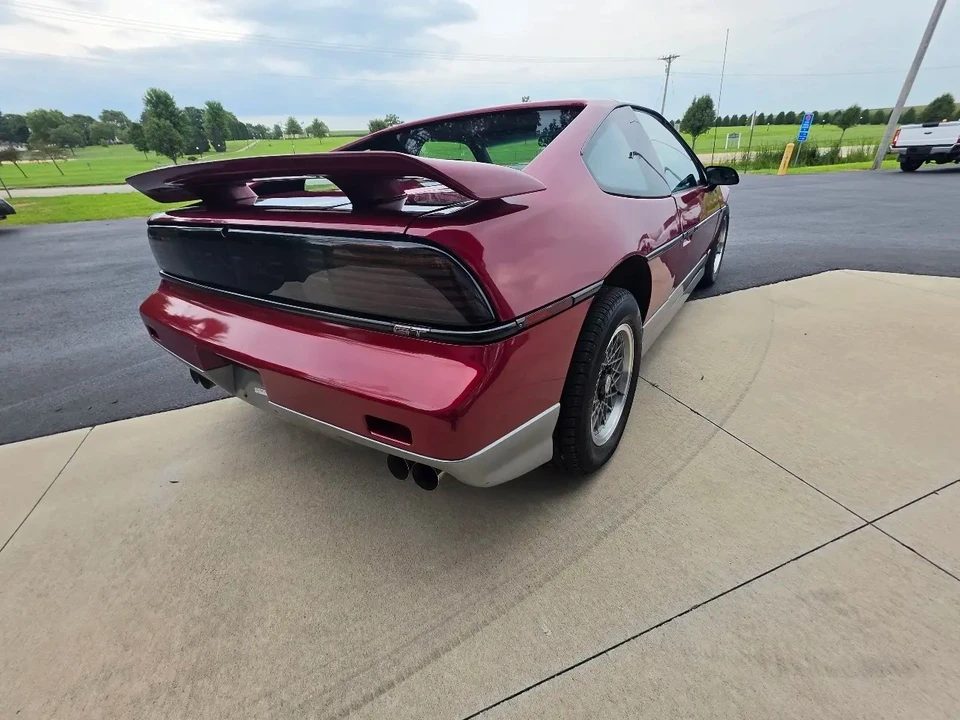 1987 Pontiac Fiero GT - Image 17 of 31