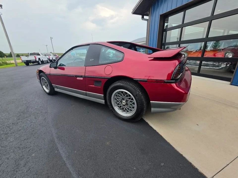 1987 Pontiac Fiero GT - Image 21 of 31