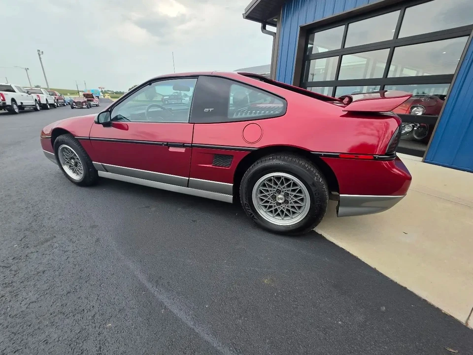1987 Pontiac Fiero GT - Image 22 of 31