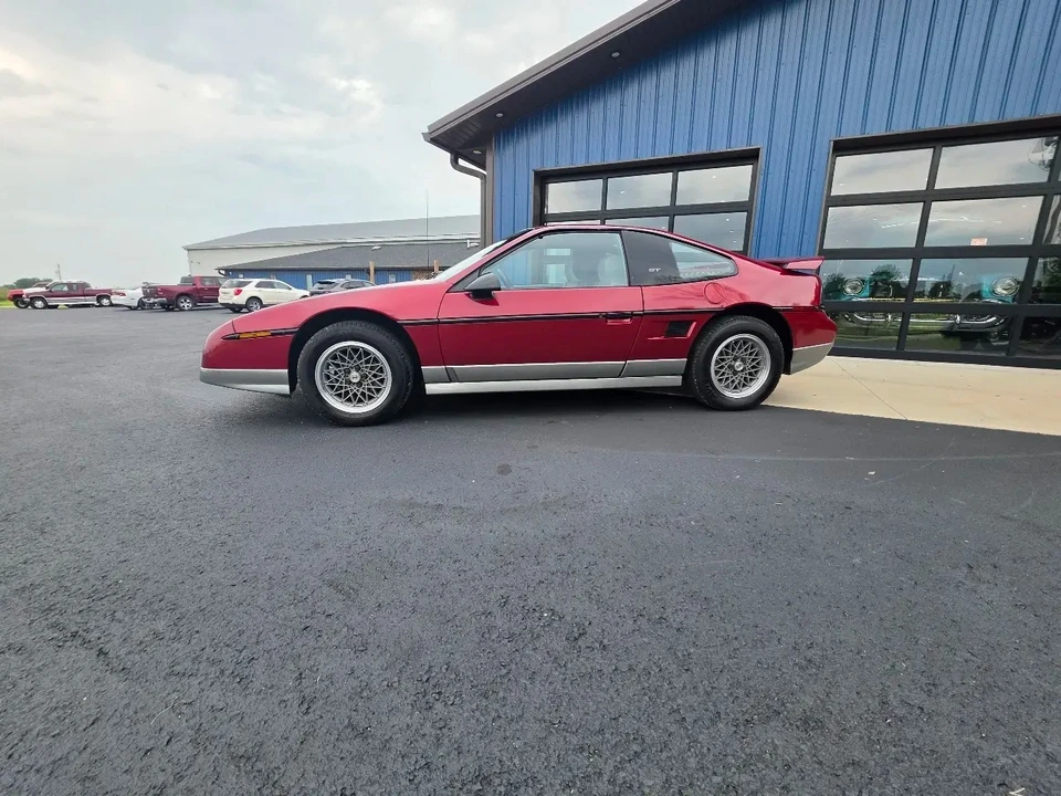 1987 Pontiac Fiero GT - Image 2 of 31