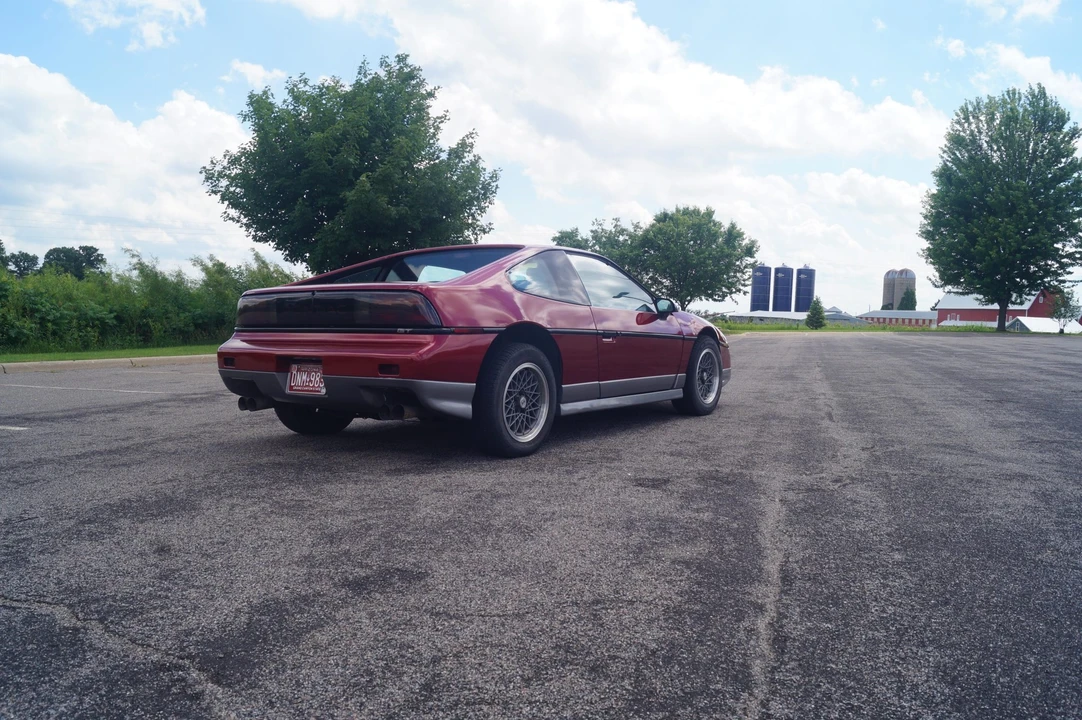 1987 Pontiac Fiero GT - Image 17 of 31