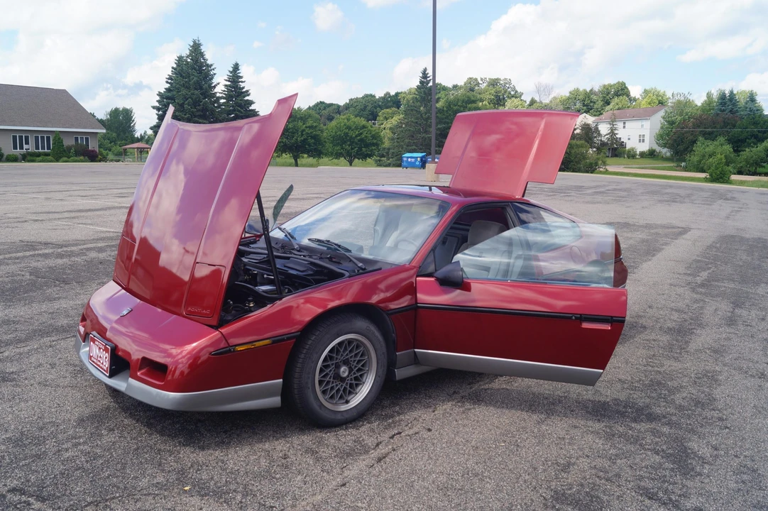 1987 Pontiac Fiero GT - Image 29 of 31