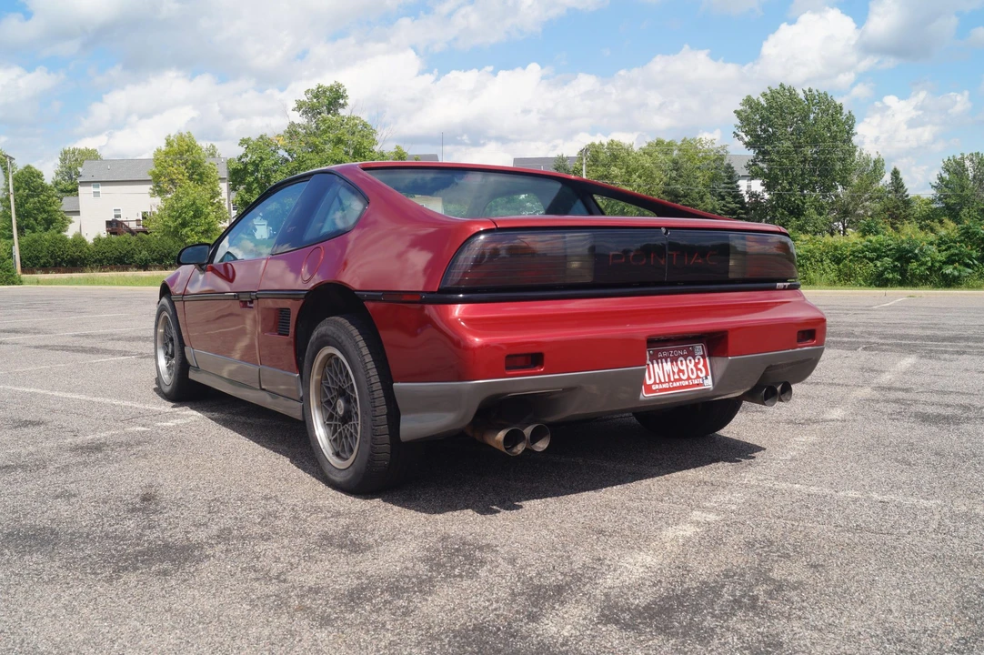 1987 Pontiac Fiero GT - Image 24 of 31