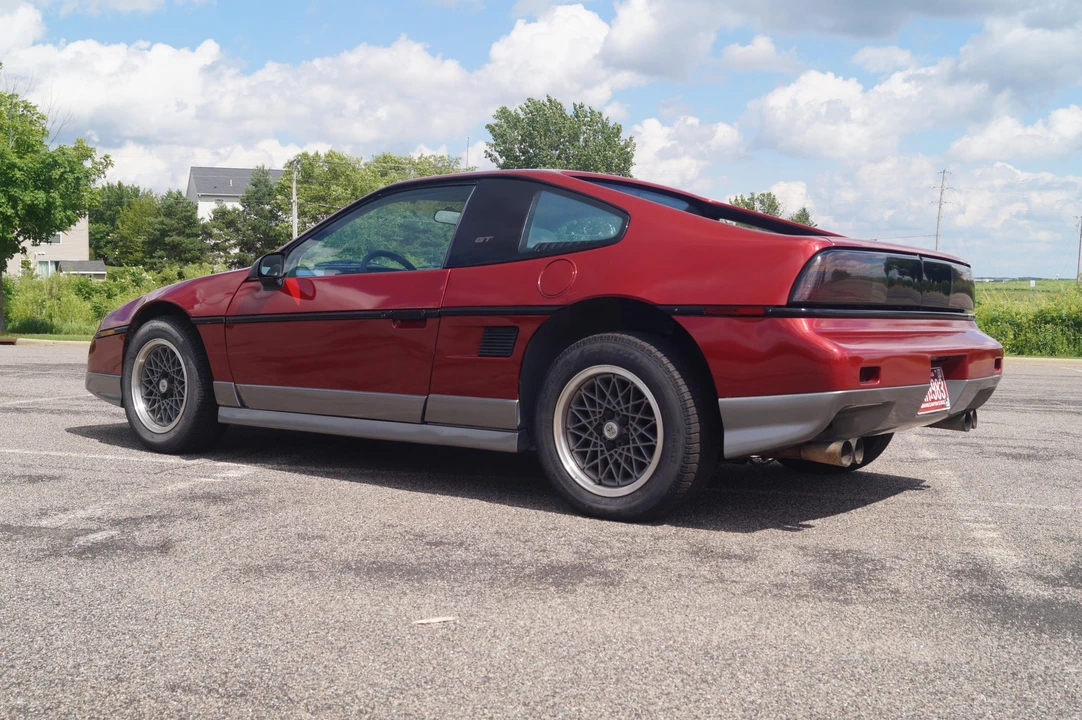 1987 Pontiac Fiero GT - Image 25 of 31