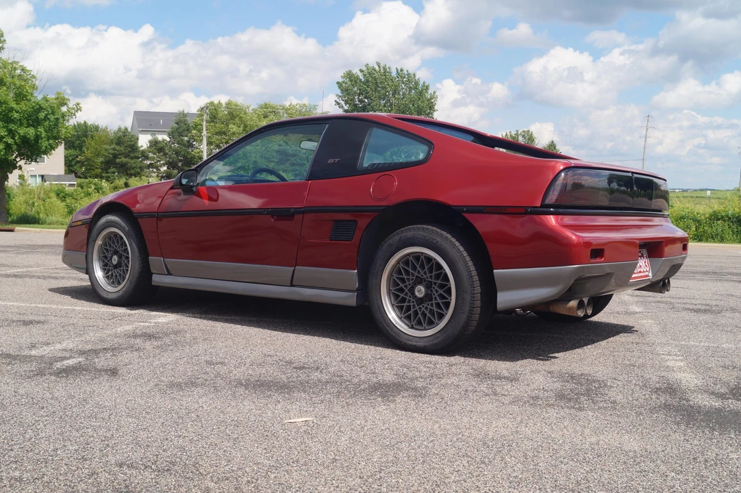 1987 Pontiac Fiero GT - Image 26 of 31