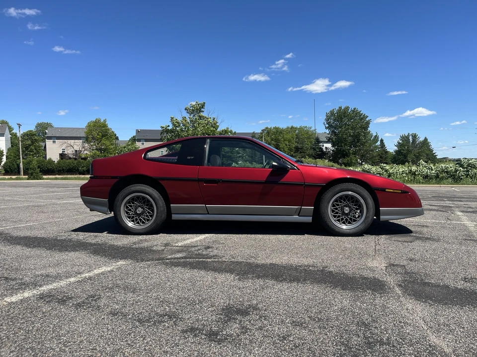 1987 Pontiac Fiero GT - Image 16 of 31