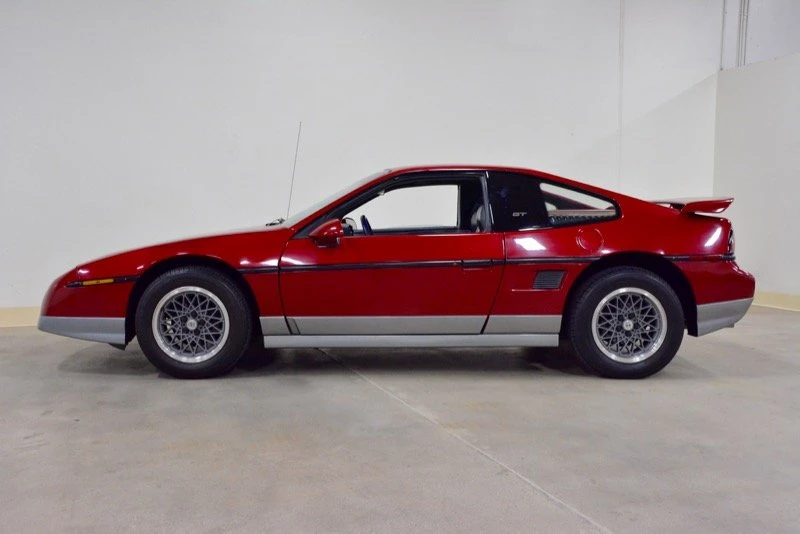 1987 Pontiac Fiero GT - Image 2 of 31