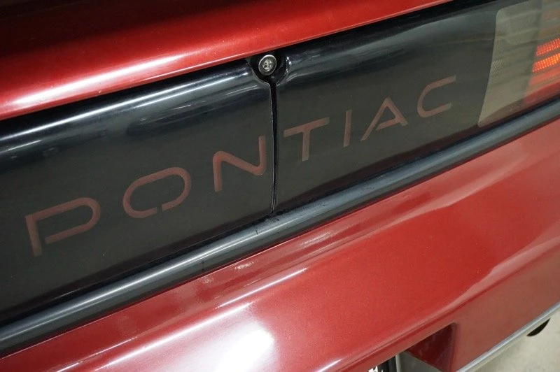 1987 Pontiac Fiero GT - Image 10 of 31