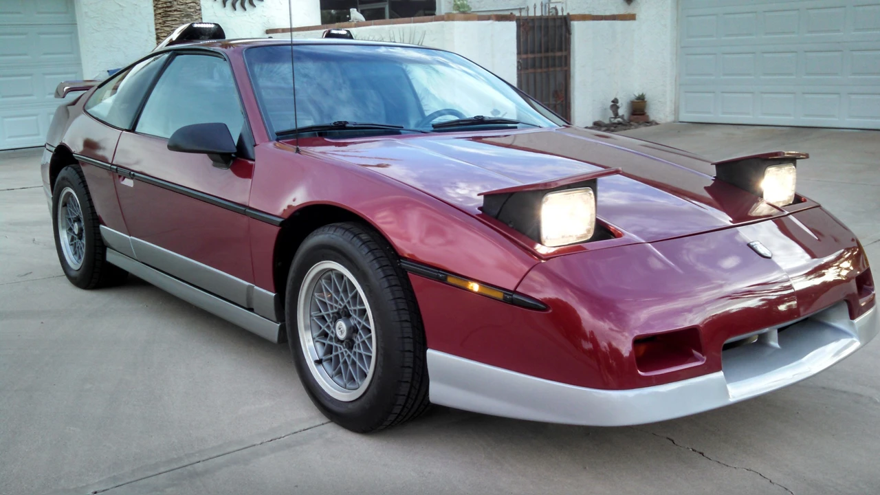 1987 Pontiac Fiero GT - Image 11 of 31