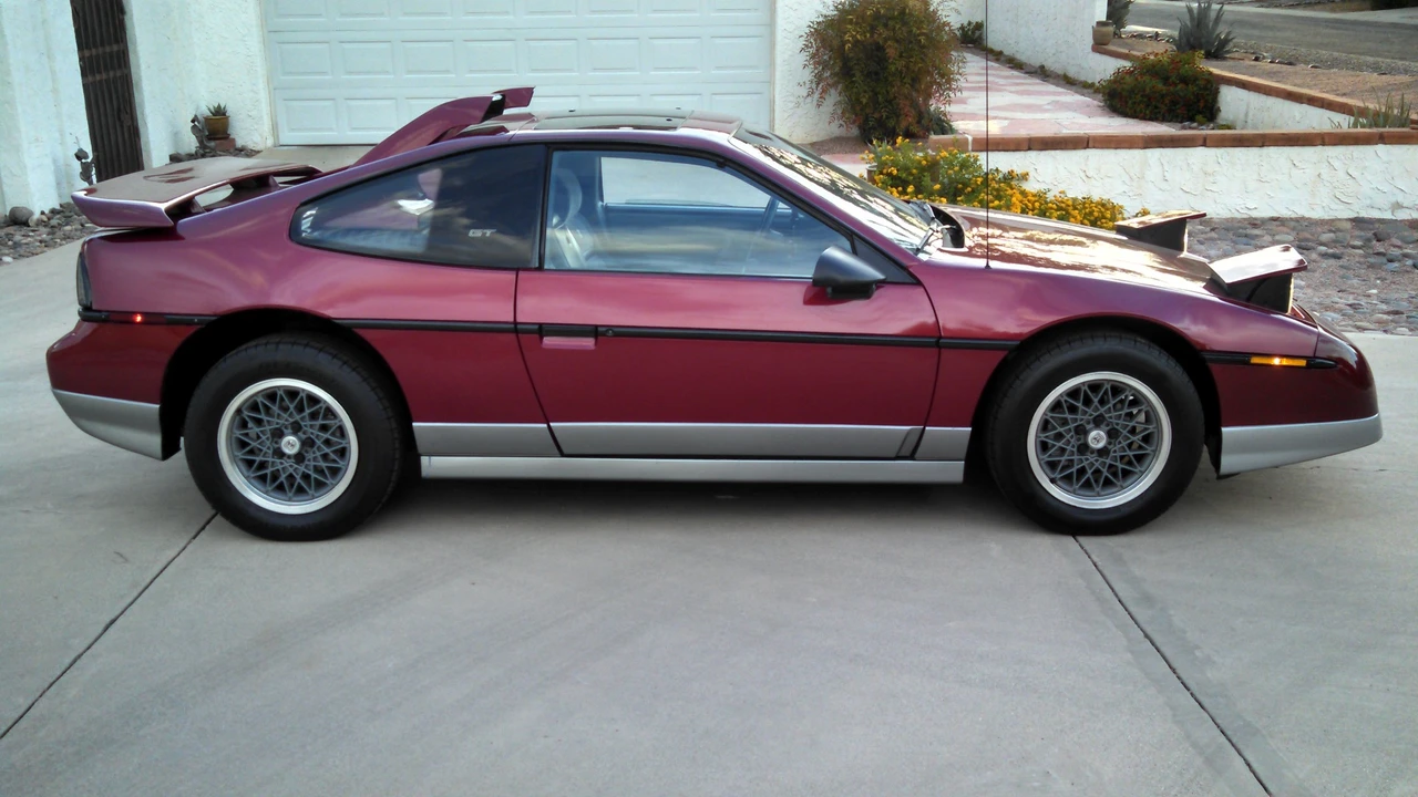 1987 Pontiac Fiero GT - Image 10 of 31