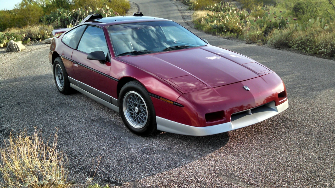 1987 Pontiac Fiero GT - Image 2 of 31