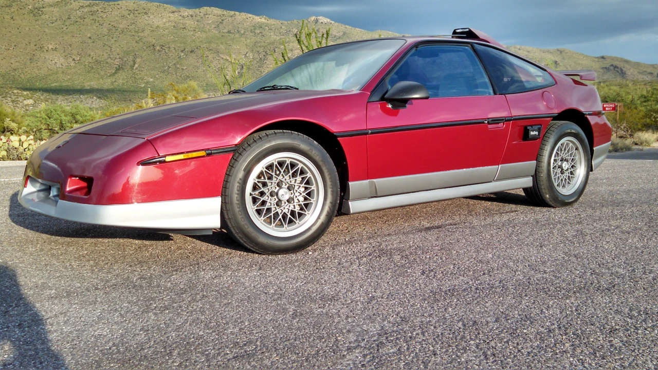 1987 Pontiac Fiero GT - Image 15 of 31