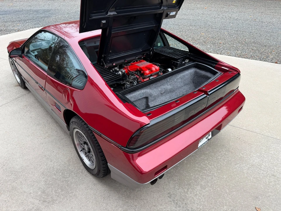 1987 Pontiac Fiero GT - Image 23 of 31