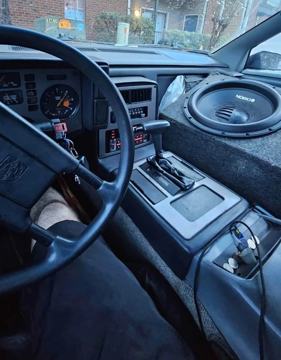 1987 Pontiac Fiero - Image 5 of 8