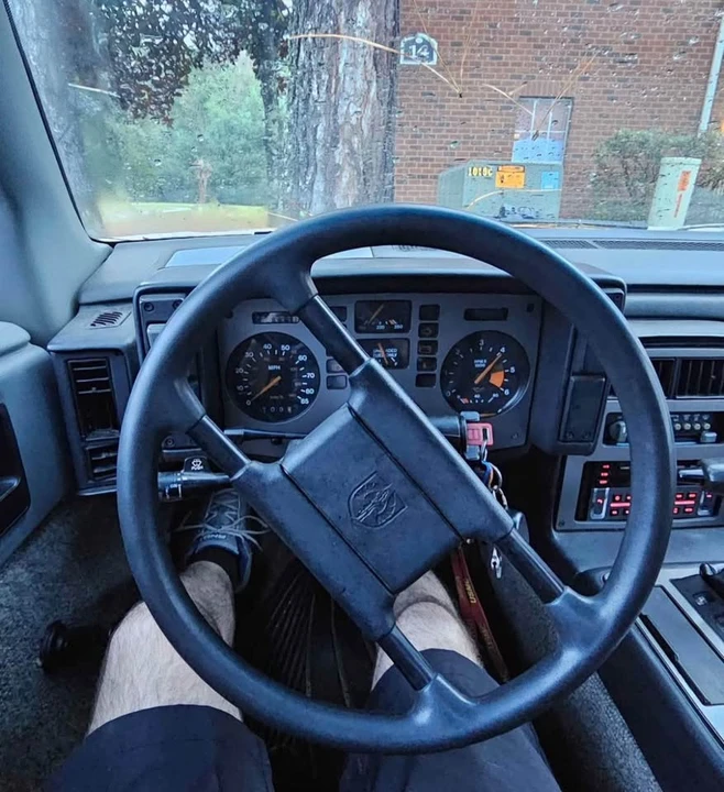 1987 Pontiac Fiero - Image 4 of 8