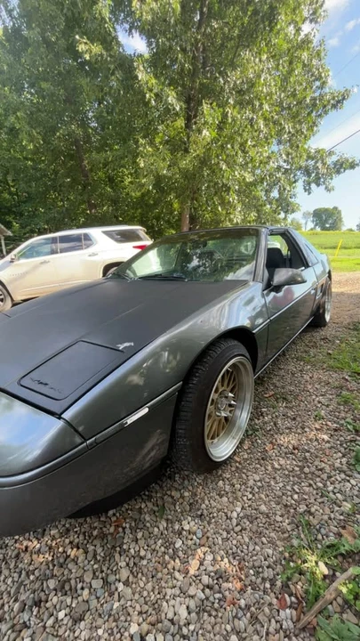 1987 Pontiac Fiero - Image 3 of 4