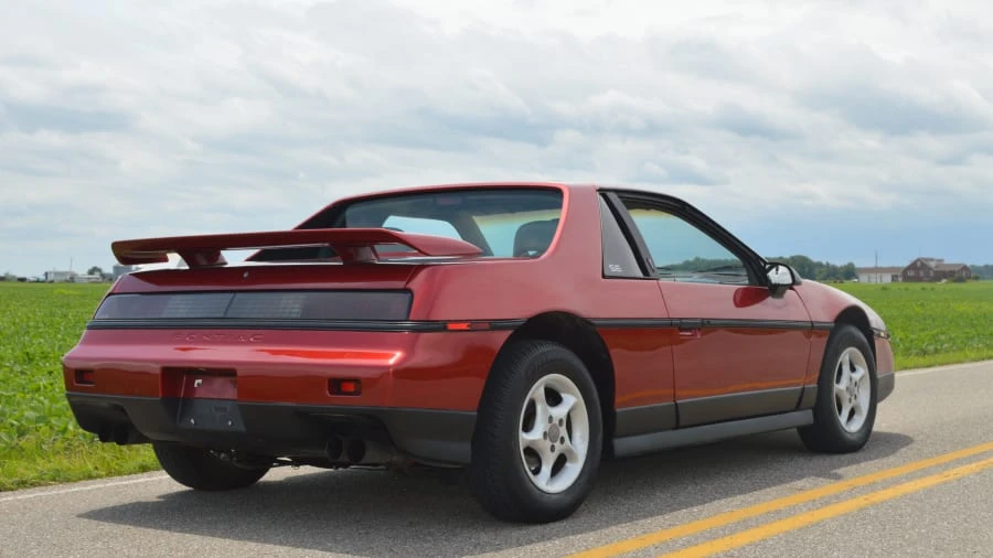 1987 Pontiac Fiero - Image 2 of 12