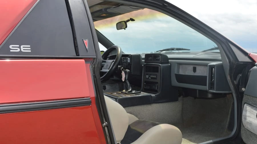 1987 Pontiac Fiero - Image 6 of 12