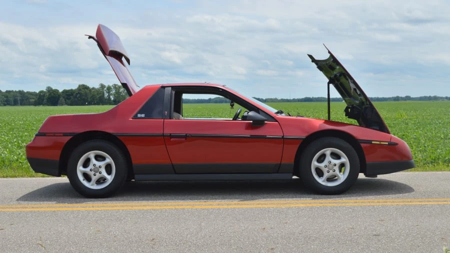 1987 Pontiac Fiero - Image 10 of 12