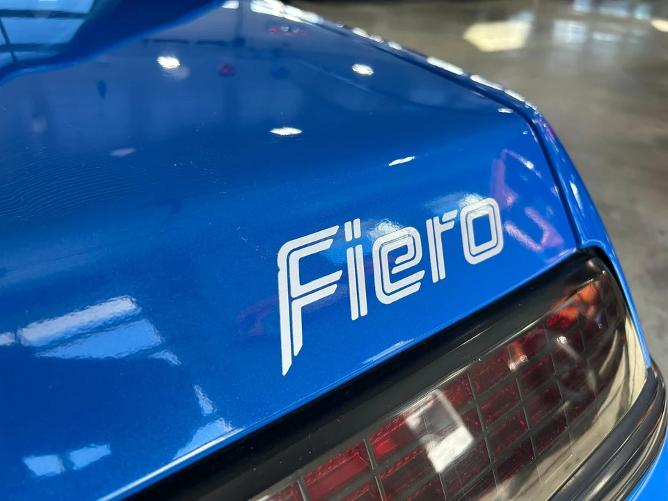 1987 Pontiac Fiero - Image 26 of 31