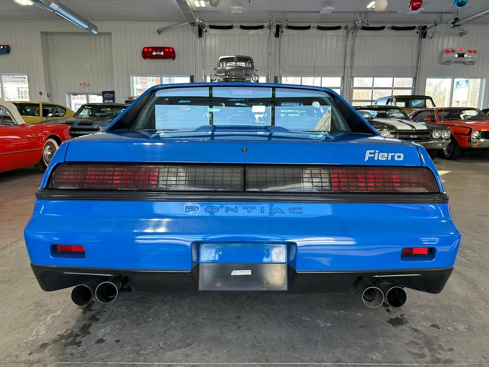 1987 Pontiac Fiero - Image 10 of 31