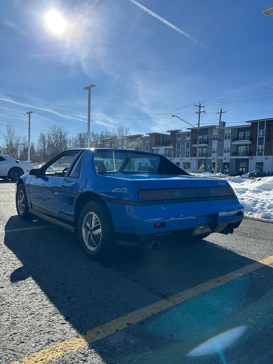 1987 Pontiac Fiero - Image 8 of 31