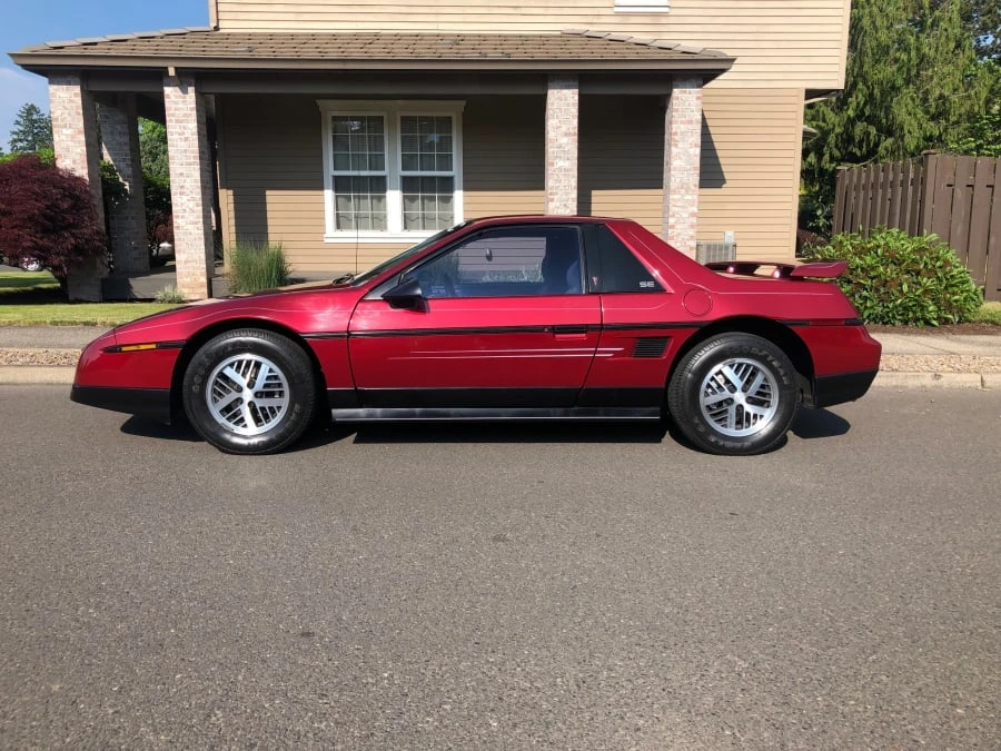 1987 Pontiac Fiero - Image 2 of 5