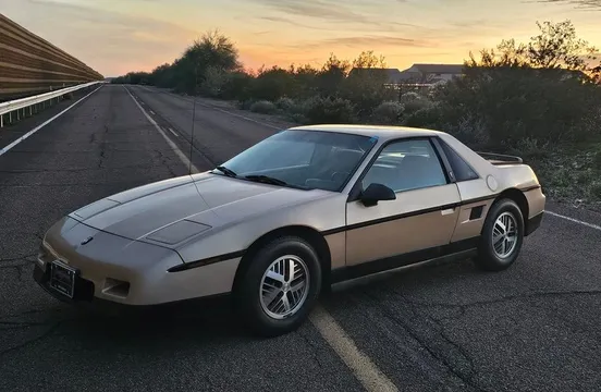 1987 Pontiac Fiero SE