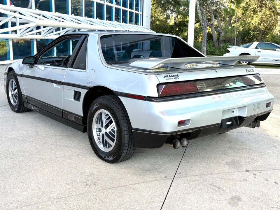 1987 Pontiac Fiero - Image 7 of 21