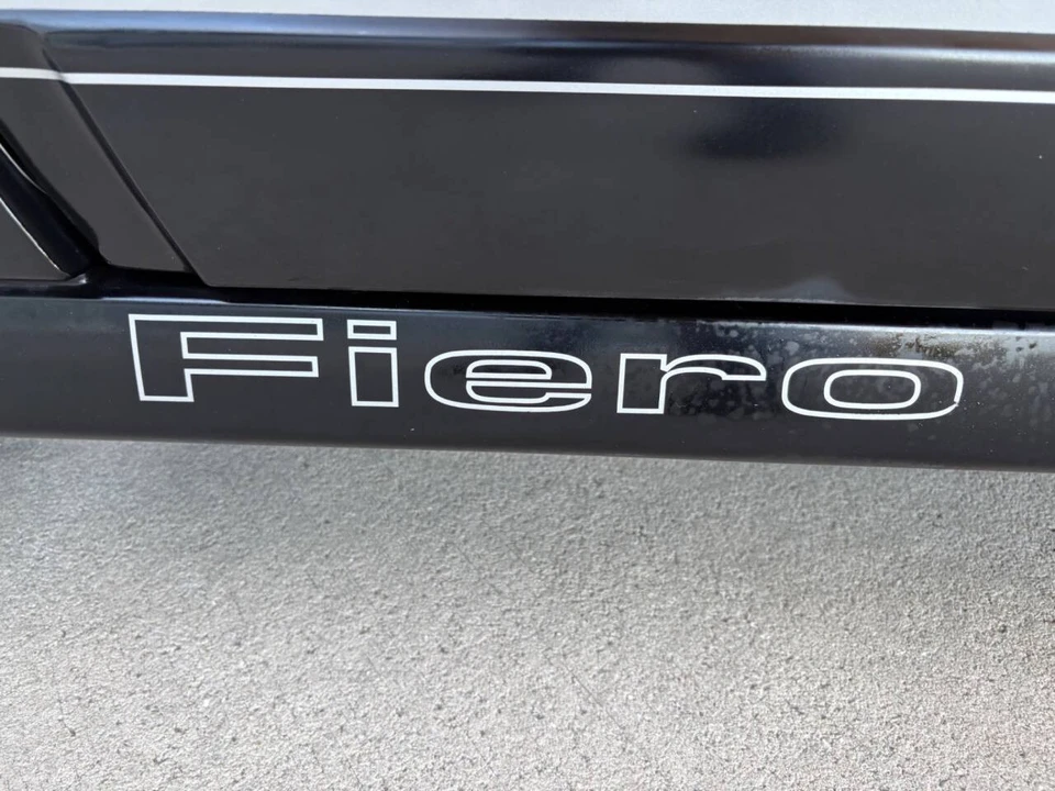 1987 Pontiac Fiero - Image 20 of 21
