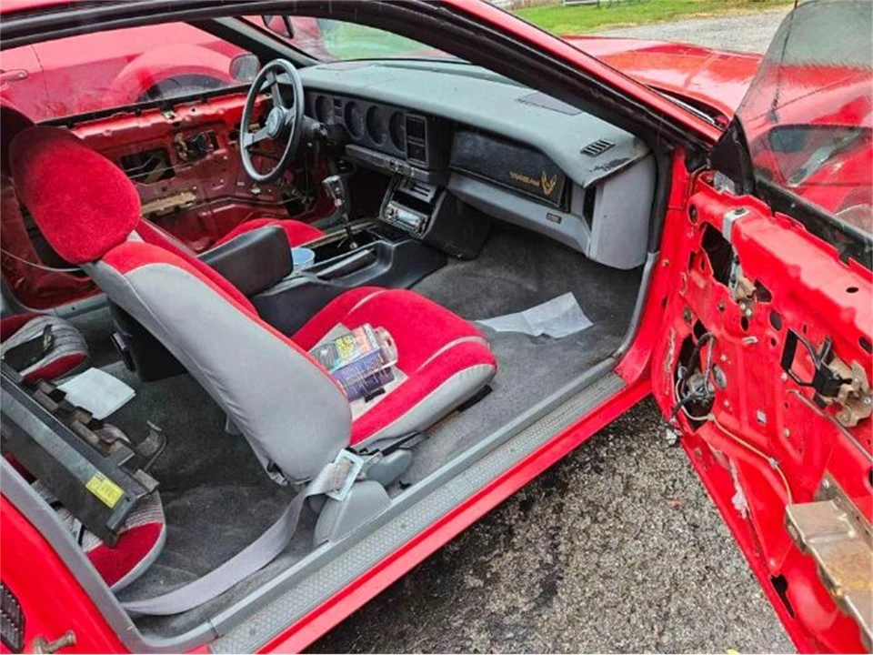 1987 Pontiac Firebird 3rd Gen - Image 3 of 7