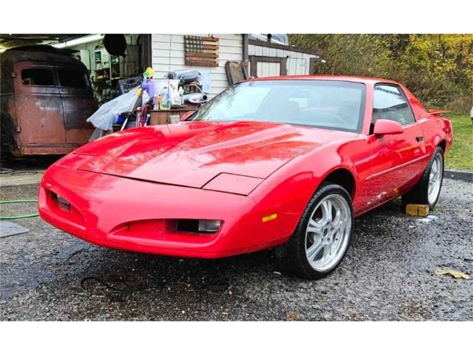 1987 Pontiac Firebird 3rd Gen - Image 6 of 7