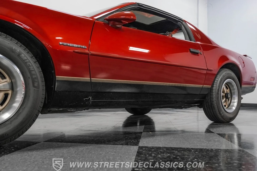 1987 Pontiac Firebird 3rd Gen - Image 20 of 21