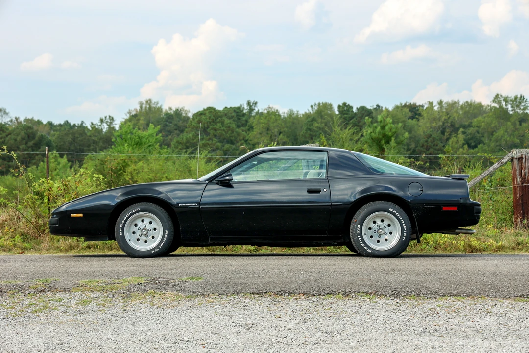 1987 Pontiac Firebird 3rd Gen - Image 10 of 31