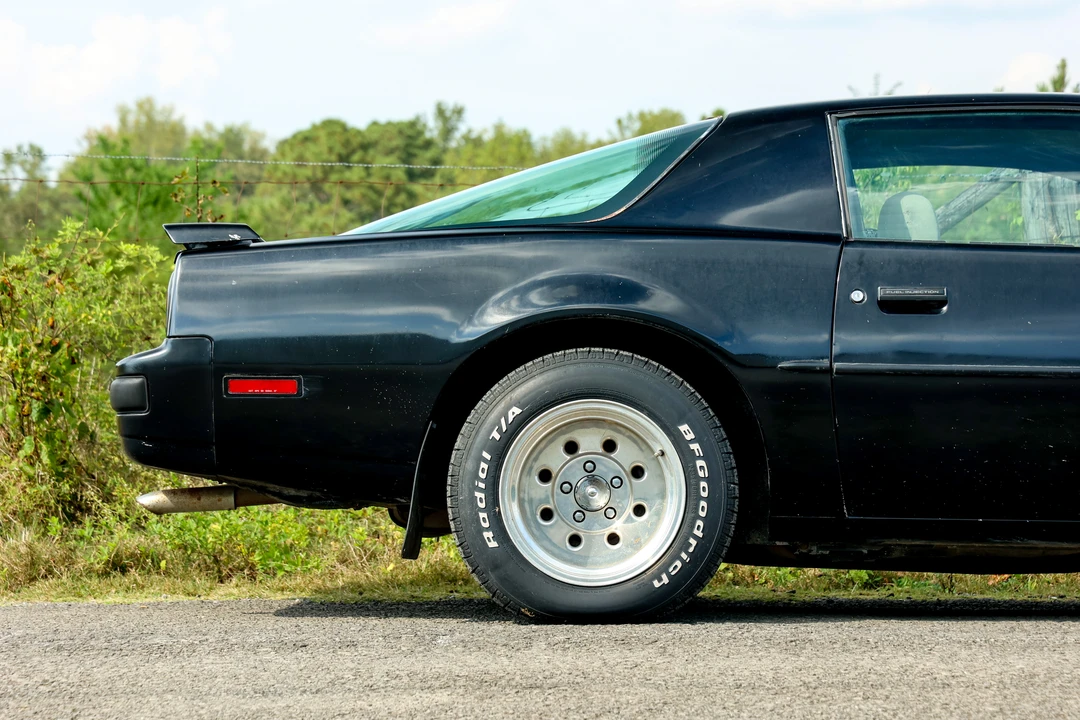 1987 Pontiac Firebird 3rd Gen - Image 5 of 31