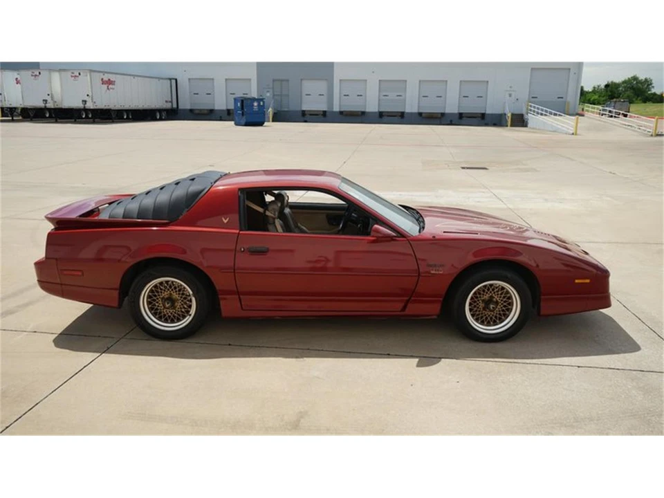 1987 Pontiac Firebird 3rd Gen - Image 17 of 31
