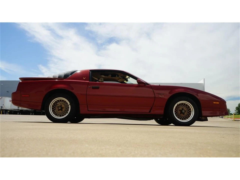 1987 Pontiac Firebird 3rd Gen - Image 19 of 31