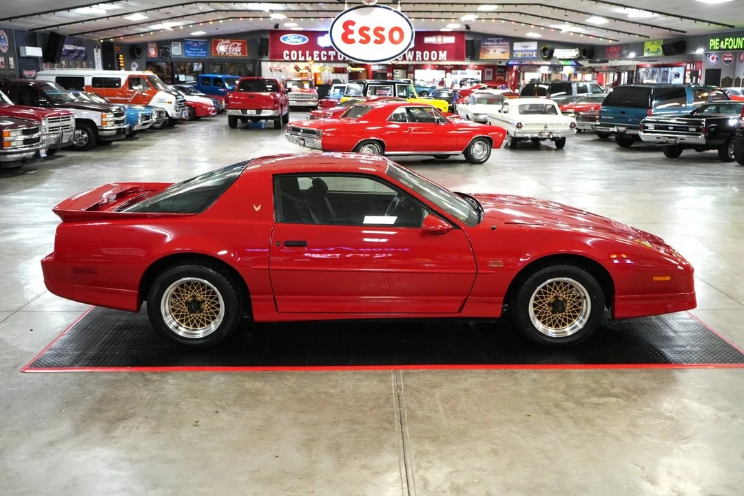 1987 Pontiac Firebird 3rd Gen - Image 16 of 21