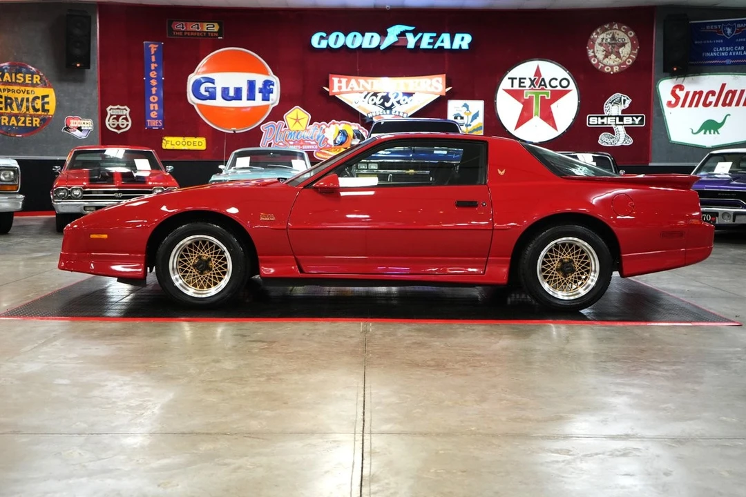 1987 Pontiac Firebird 3rd Gen - Image 20 of 21