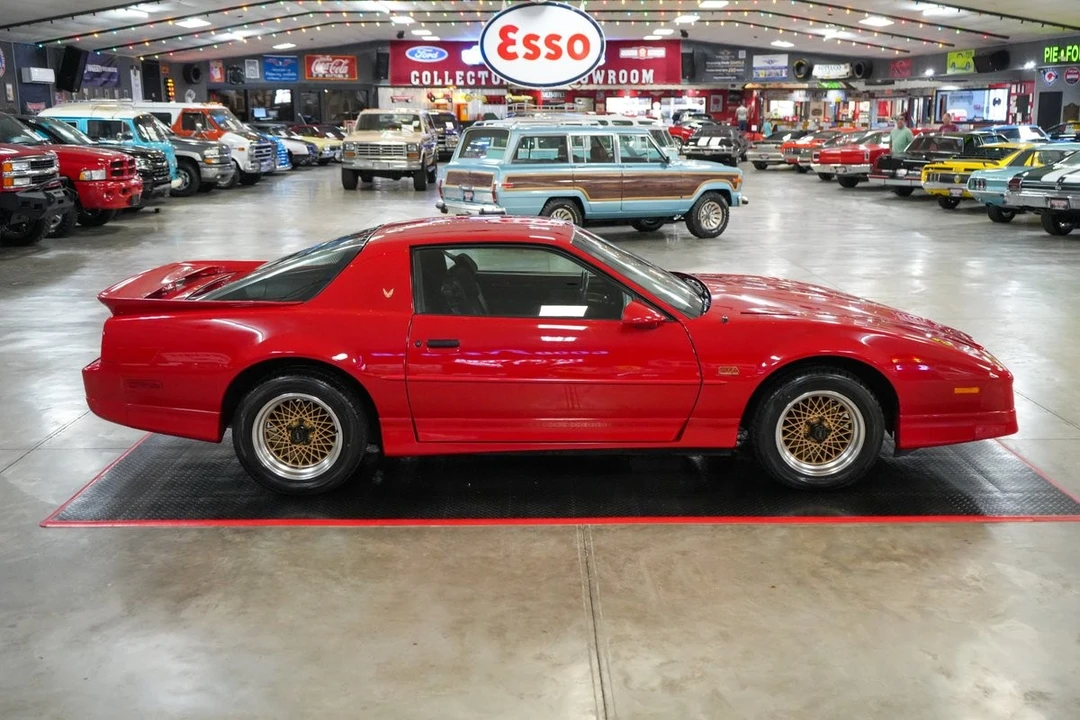 1987 Pontiac Firebird 3rd Gen - Image 16 of 21