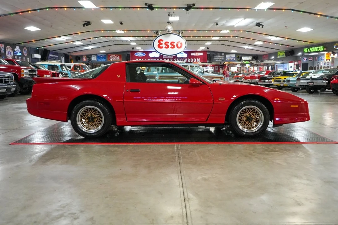 1987 Pontiac Firebird 3rd Gen - Image 24 of 31