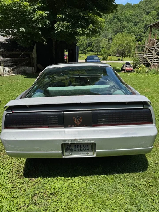 1987 Pontiac Firebird 3rd Gen - Image 6 of 7
