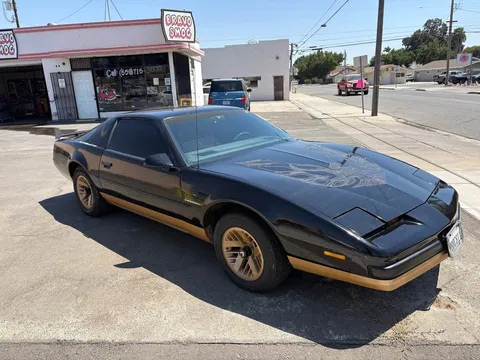 1987 Pontiac Firebird Coupe 2D