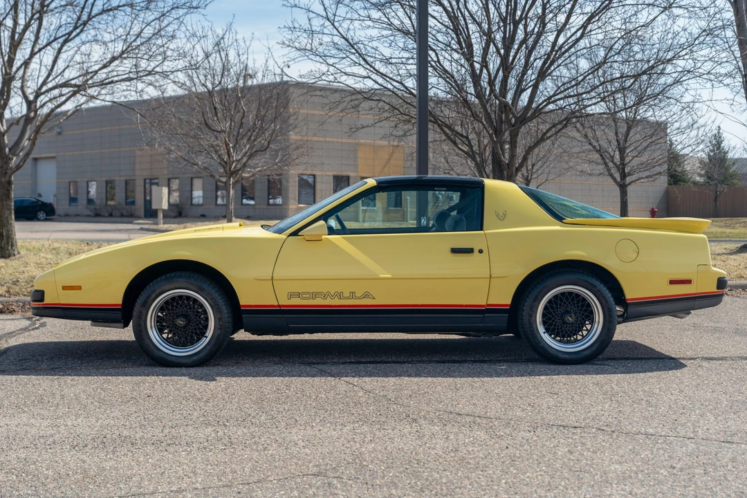 1987 Pontiac Firebird 3rd Gen - Image 5 of 31