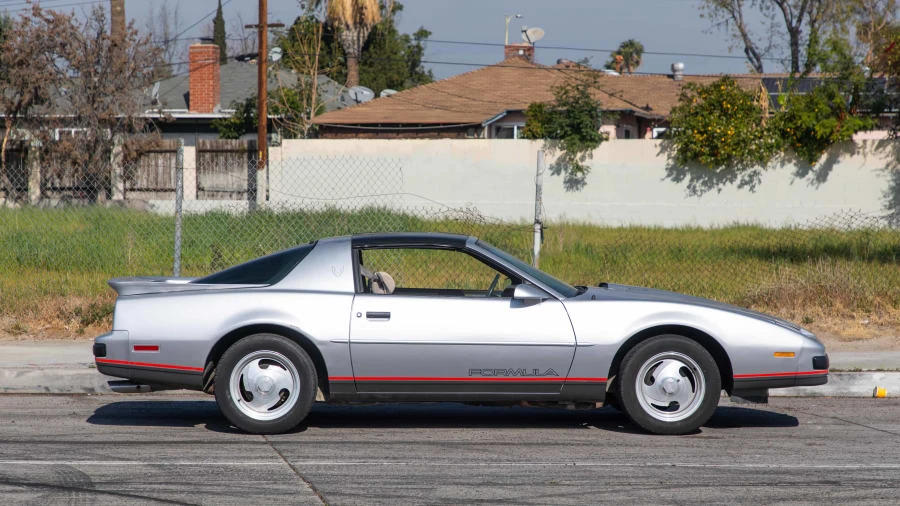 1987 Pontiac Firebird 3rd Gen - Image 8 of 12